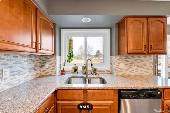 Building Photo - 47643 Ashford Dr S