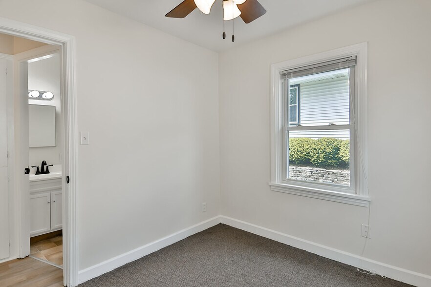 bedroom 2 - 304 Merrill Ave