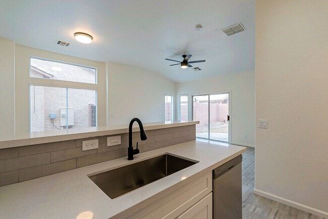Building Photo - Great home in gated community!