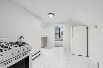 Building Photo - 72 Halstead Ave