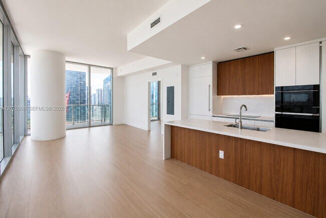 Building Photo - 1400 Biscayne Blvd