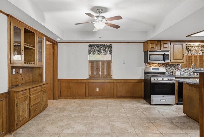 Building Photo - 716 S Houston St