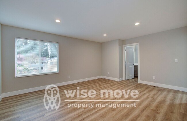 Building Photo - Garrison Square Area New Home