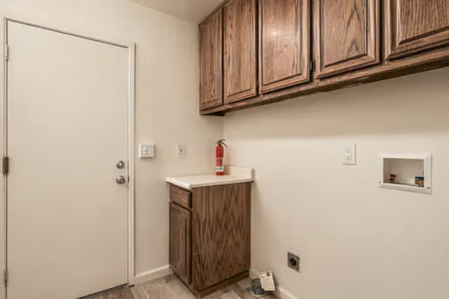 Building Photo - 161 Bender Cir
