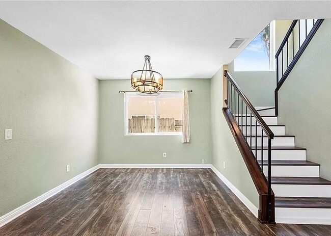 Building Photo - Spacious Two-Story Home in Lake Elsinore