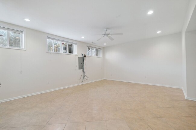 Building Photo - 21193 Millwood Square