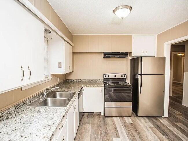 Building Photo - Wonderful 4 bedroom, 3 bathroom home!