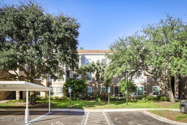 Building Photo - 10550 Baymeadows Rd