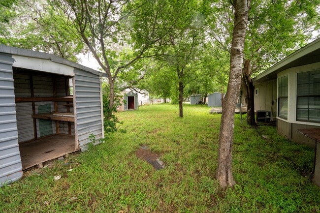Building Photo - 6950 Lark Haven Ln