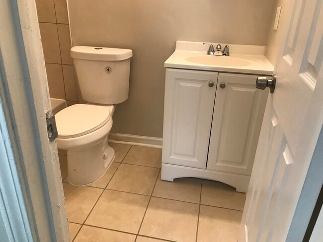 Building Photo - 48 S Bristol Rd