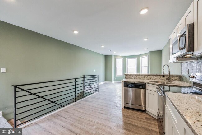 Building Photo - 2824 N 22nd St