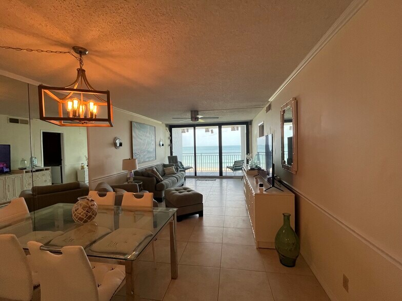 Building Photo - 10102 S Ocean Dr