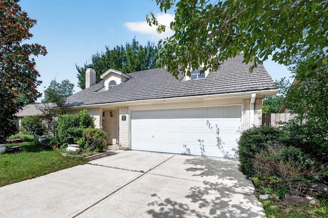 Building Photo - 1119 Pinecroft Dr