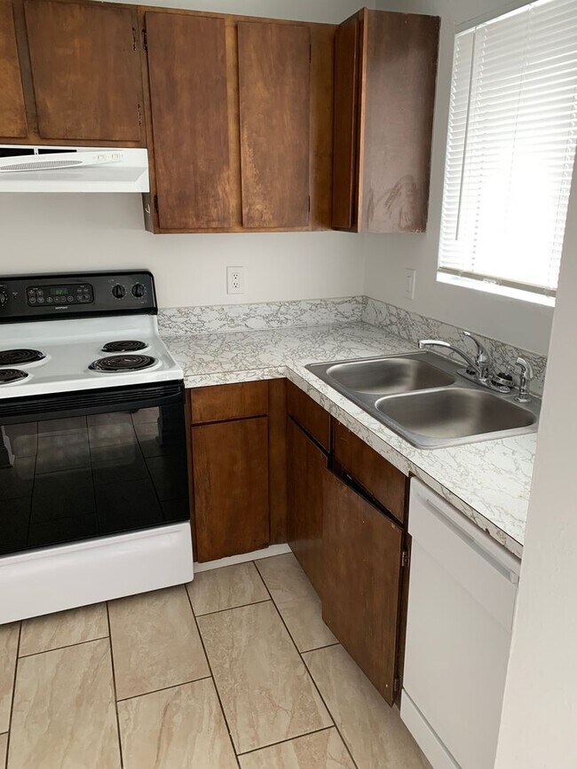 Building Photo - 5865 Marius Dr