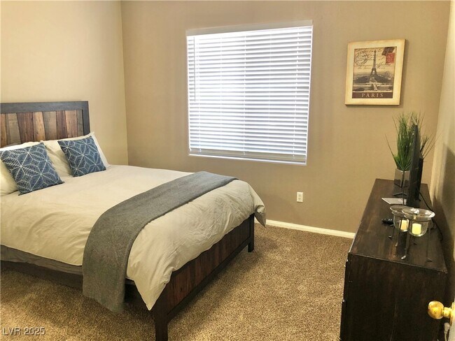 Building Photo - 701 Peachy Canyon Cir