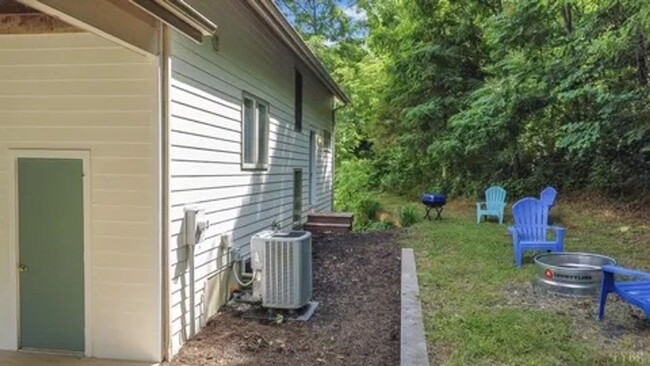 Building Photo - Live the Hobby Farm Dream in Shawsville, VA!