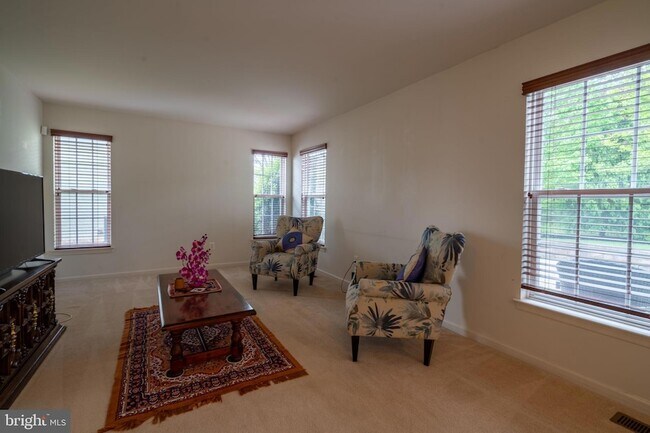 Building Photo - 10955 Southcoate Village Dr