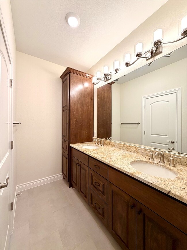 Building Photo - 12871 Oak Barrel Rd