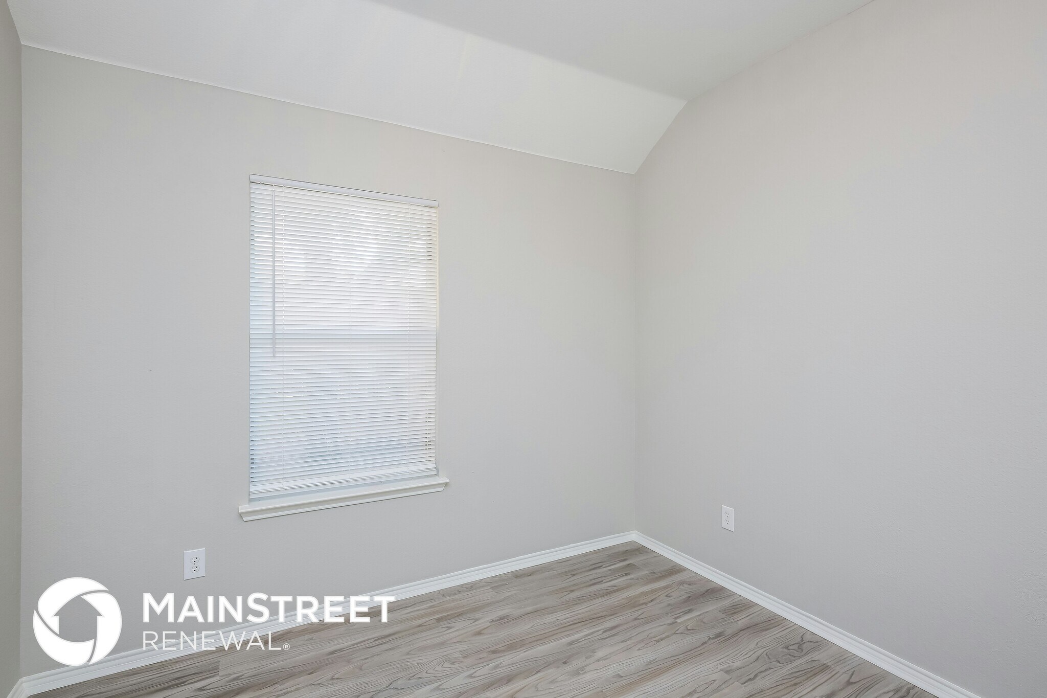 Building Photo - 2100 Hayes St