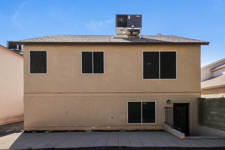 Building Photo - 3755 E Broadway Rd