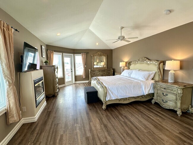 Building Photo - 1541 Ocean View Ln