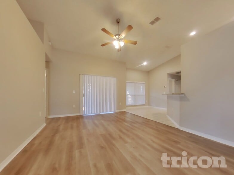 Building Photo - 2009 Kiwi Trail