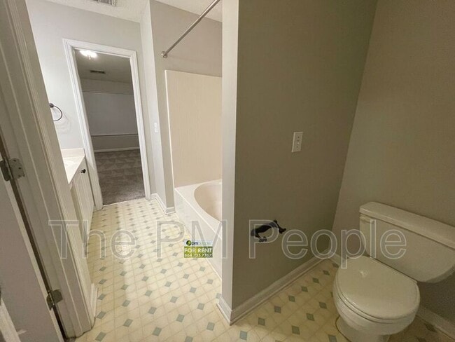 Building Photo - 201 Fairview Lake Way