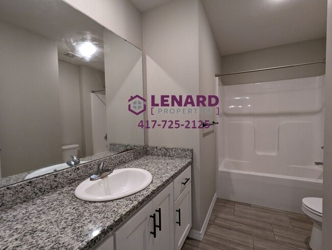 Building Photo - Beautiful 3 Bedroom House!