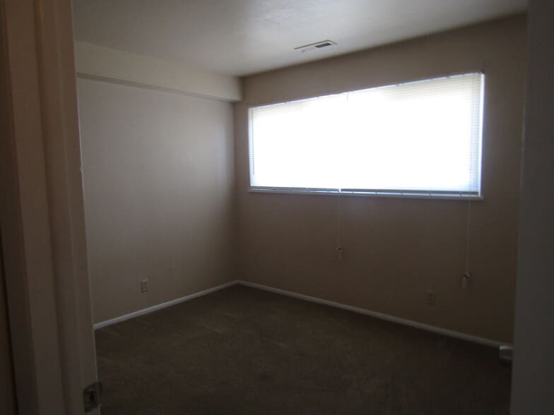 Building Photo - 106 Pike Ave