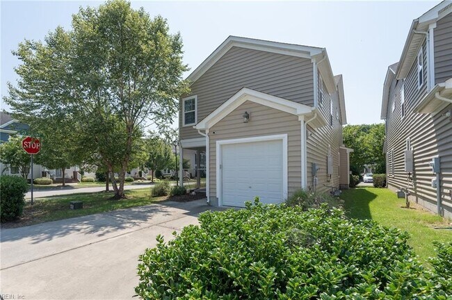 Building Photo - 302 Milton Ct