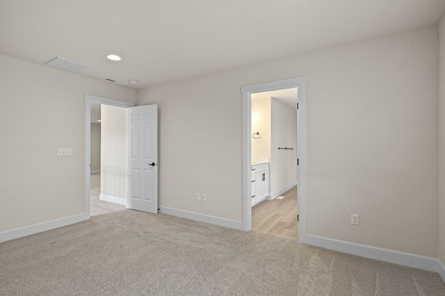 Building Photo - 5613 Farmstead Pl