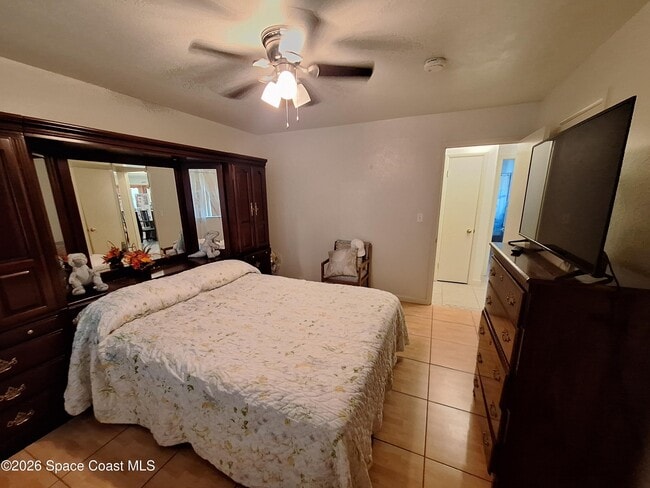 Building Photo - 279 Ellwood Ave