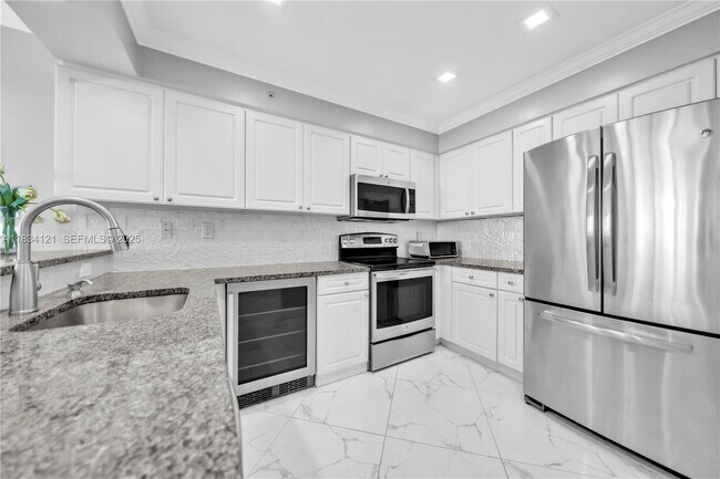 Building Photo - 2501 S Ocean Dr