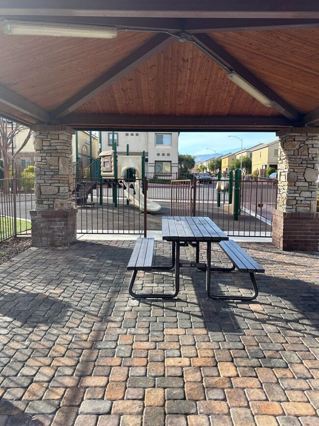 Building Photo - Gated 3-Bedroom Home with Community Pool Near Fort Apache & Blue Diamond