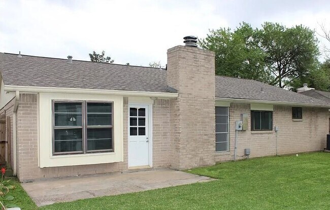 Building Photo - 16818 Dutch Ridge Dr