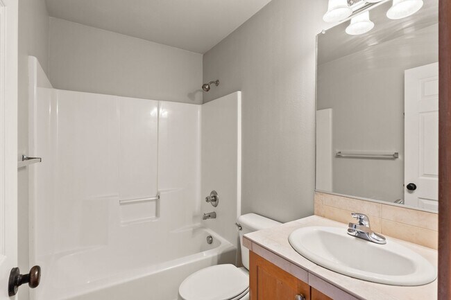 Building Photo - 3 Bed/ 2.5 Bath home in Woodstock neighbor...