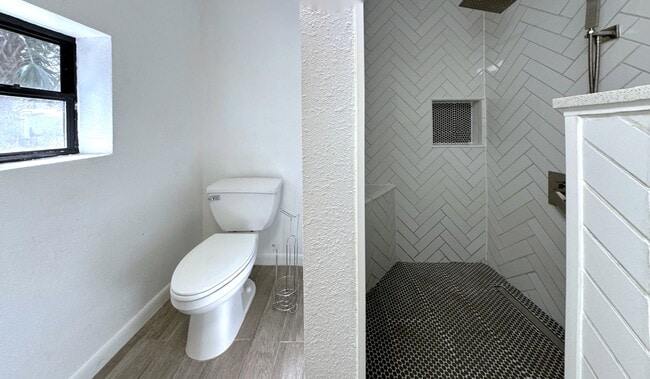 Building Photo - 2928 W Elrod Ave