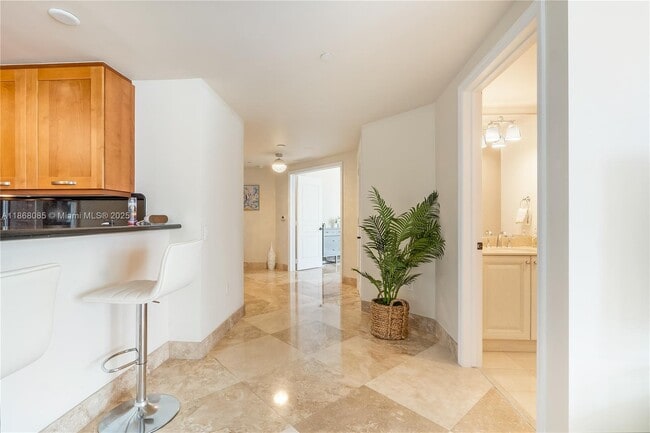 Building Photo - 1460 S Ocean Blvd