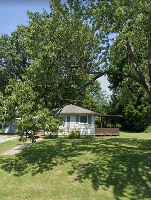 Building Photo - 2117 Madison St