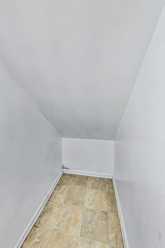 Building Photo - 2839 W Cortez St