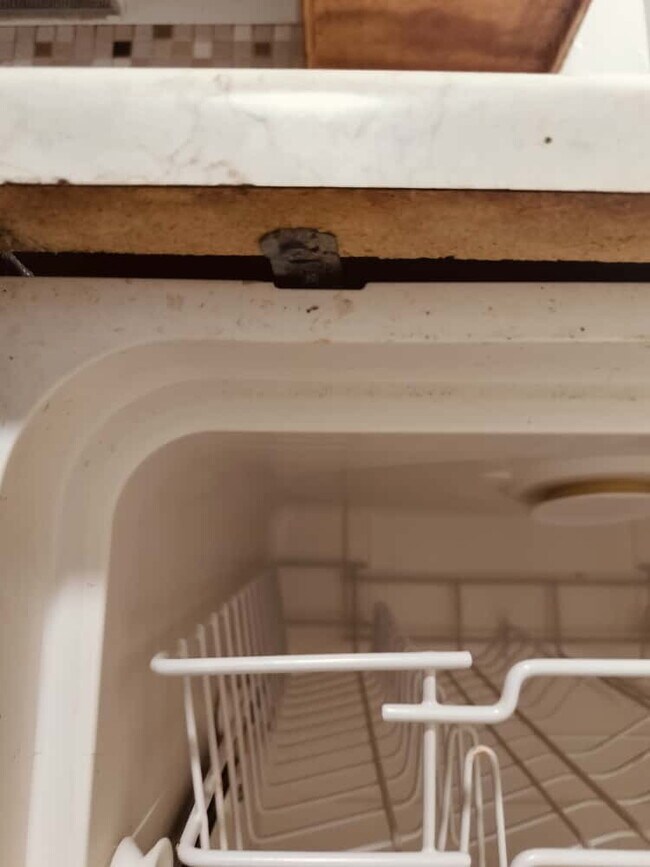 Building Photo - 2461 Duchess Dr