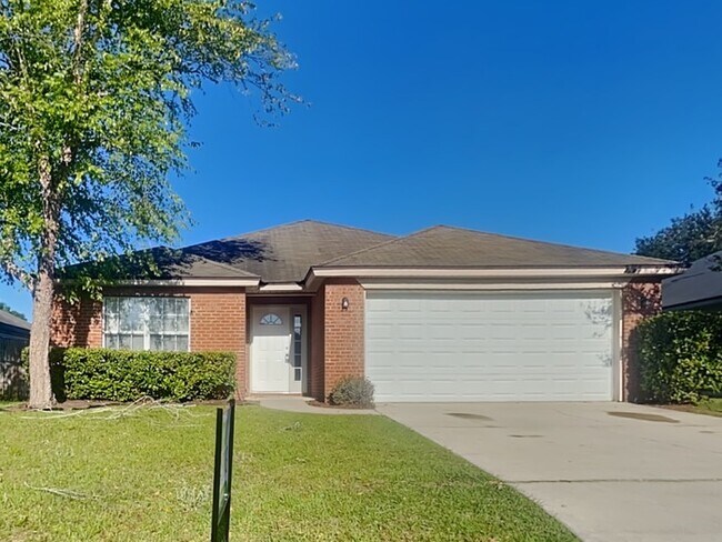 Primary Photo - Spacious 4/2 with Fenced Yard