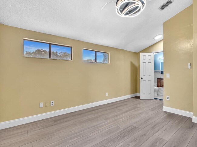 Building Photo - 12549 Woodmill Dr