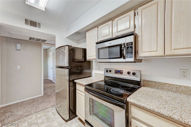Building Photo - 555 E Silverado Ranch Blvd