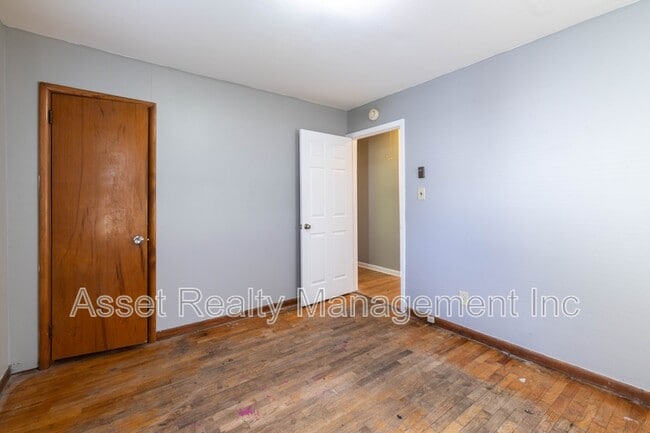Building Photo - 2139 W Gilbert Ln