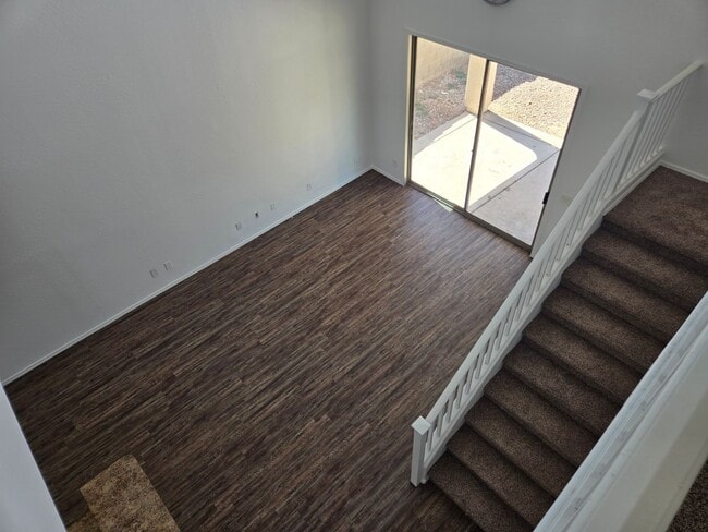 Building Photo - Spacious 4 bed, 3 full bath home in New Ri...
