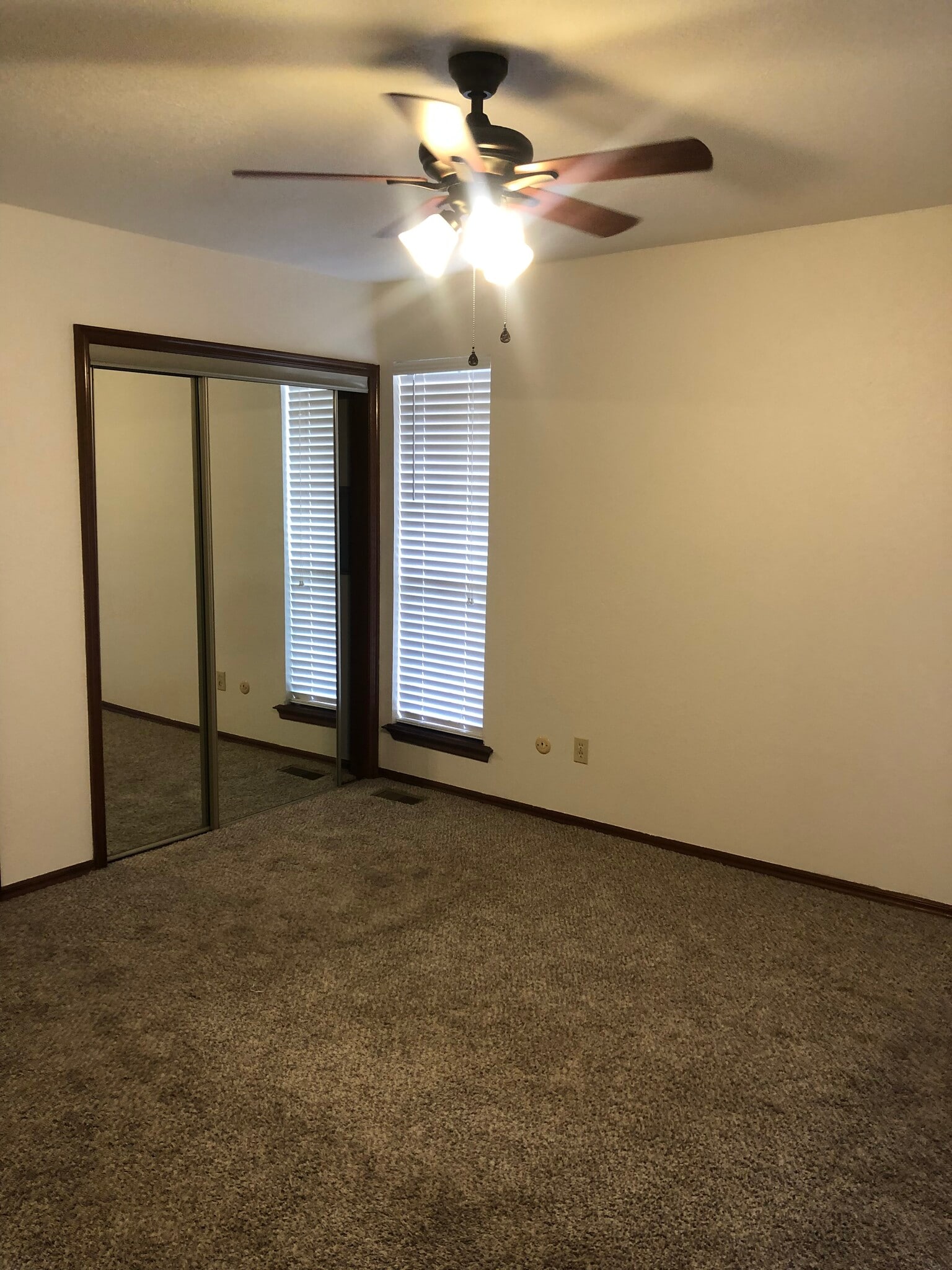 Building Photo - 9137 Knottingham