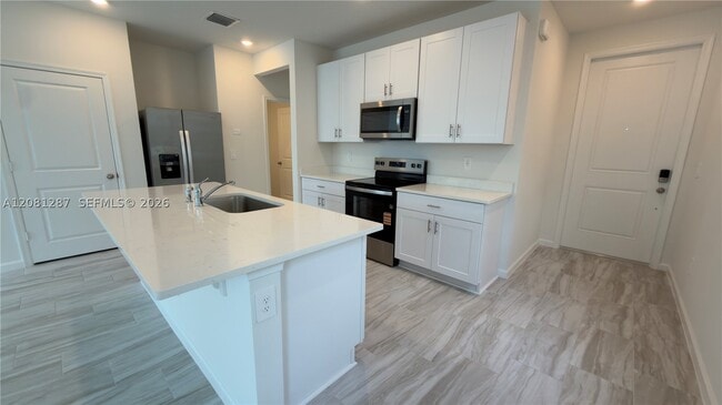 Building Photo - 568 Salisbury Cir