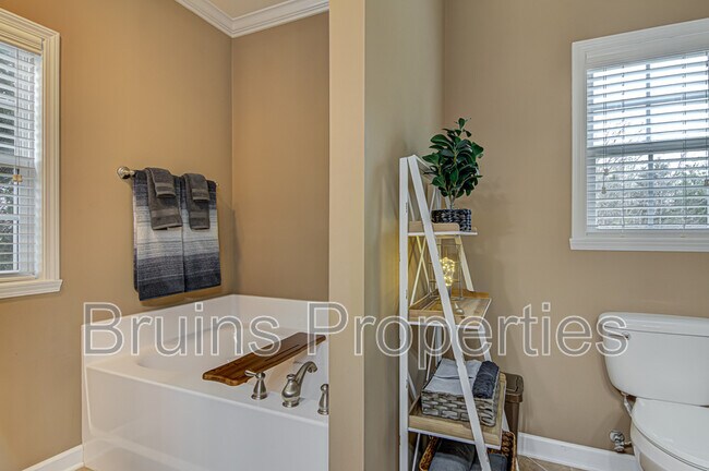 Building Photo - 4077 Cosway Ct