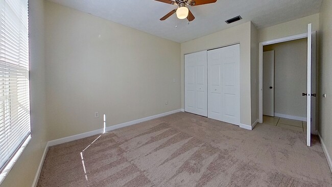 Building Photo - Spacious 3Bed/2Bath Condo in Colonial Point!